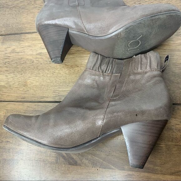 YOU by Crocs Leather Ankle Booties sz 9 - Picture 9 of 12